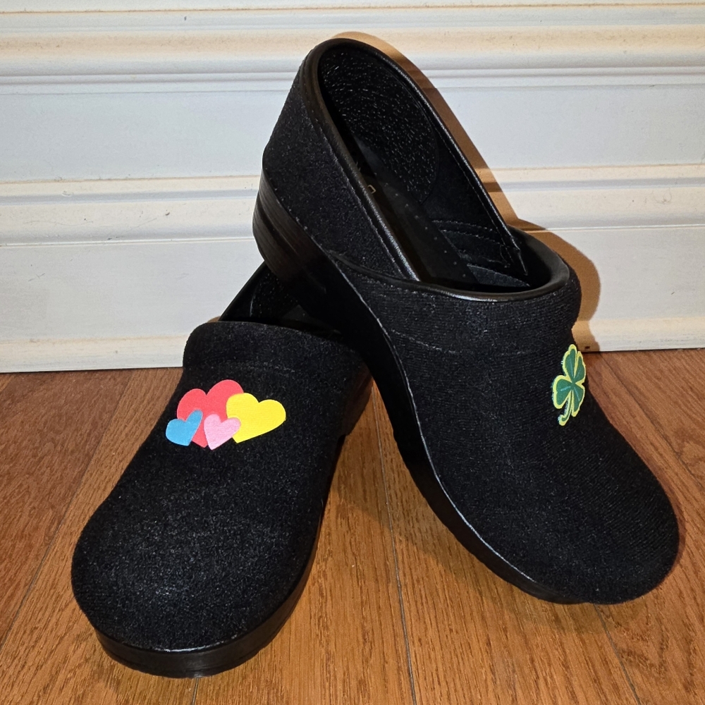 DANSKO Slip-On Clogs Sz 38 (US 7.5-8)  Colorful Heart Clover Removable Patches